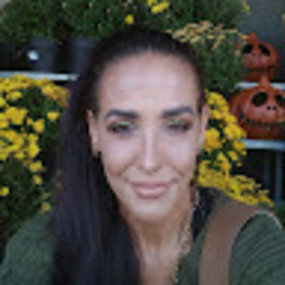 Meet your Posher, Allison - Picture 1 of 1